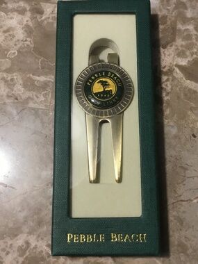 Pebble Beach Divot Tool plus Ball Marker NIce!